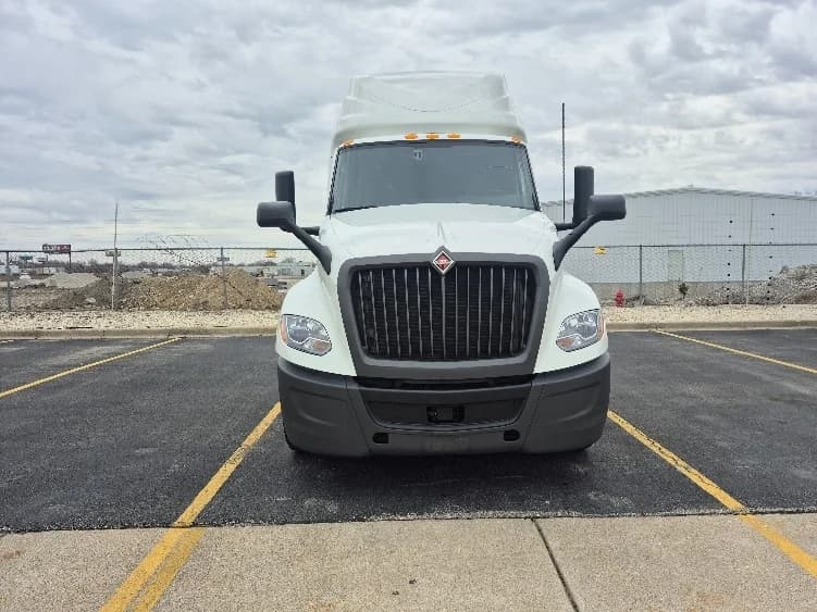 2023 International LT in La Porte, IN — photo 2