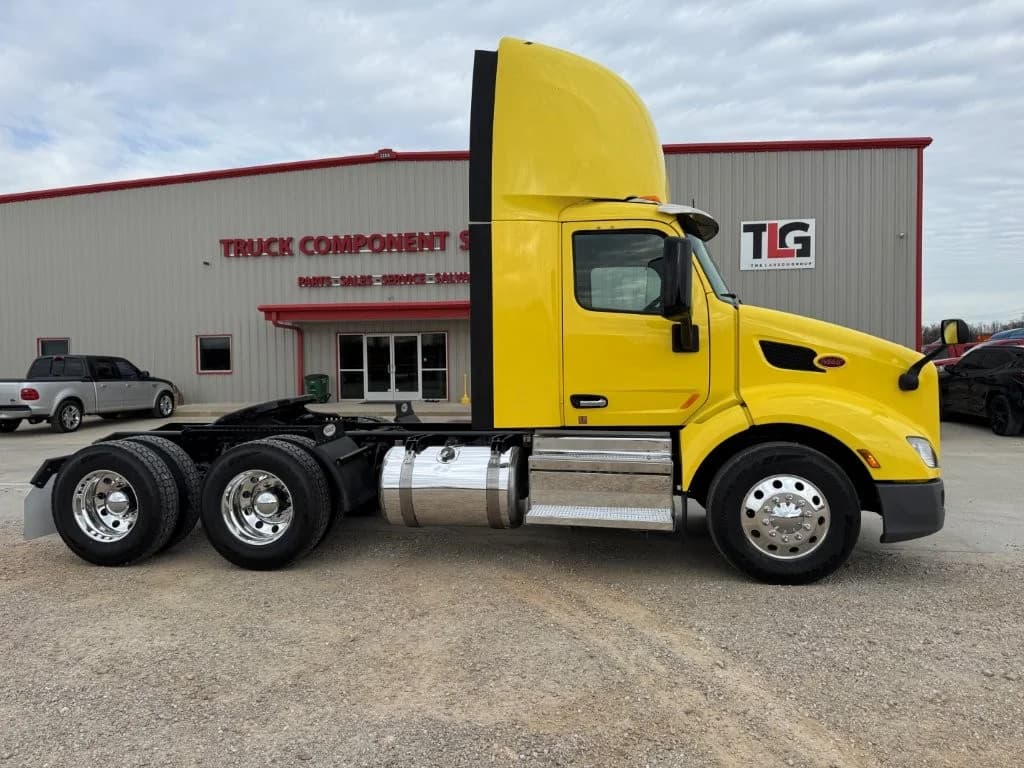 2021 Peterbilt 579 in Tallahassee, FL — photo 2