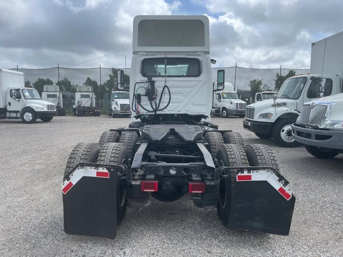 2019 International LT in St. Rose, LA — photo 5