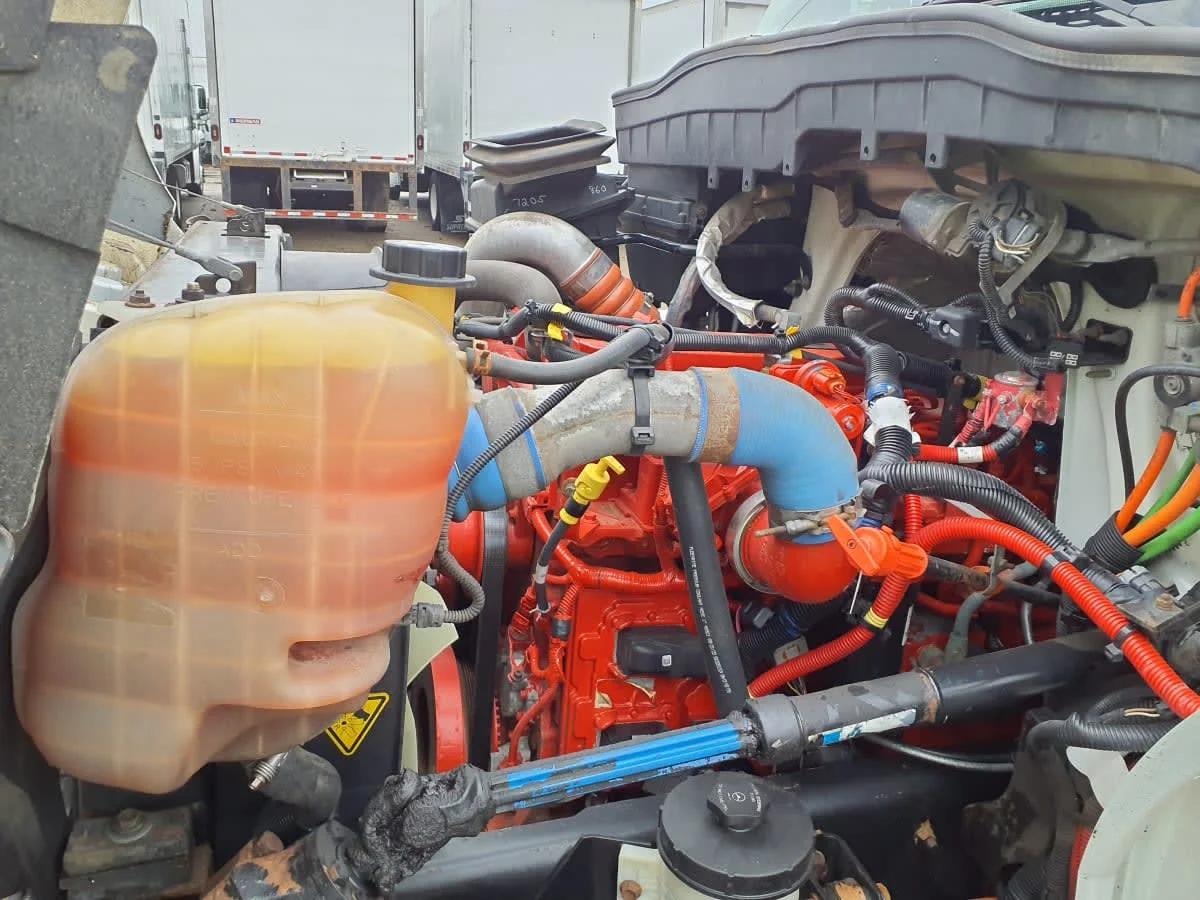 2019 International 4300 in Wayland, MI — photo 8