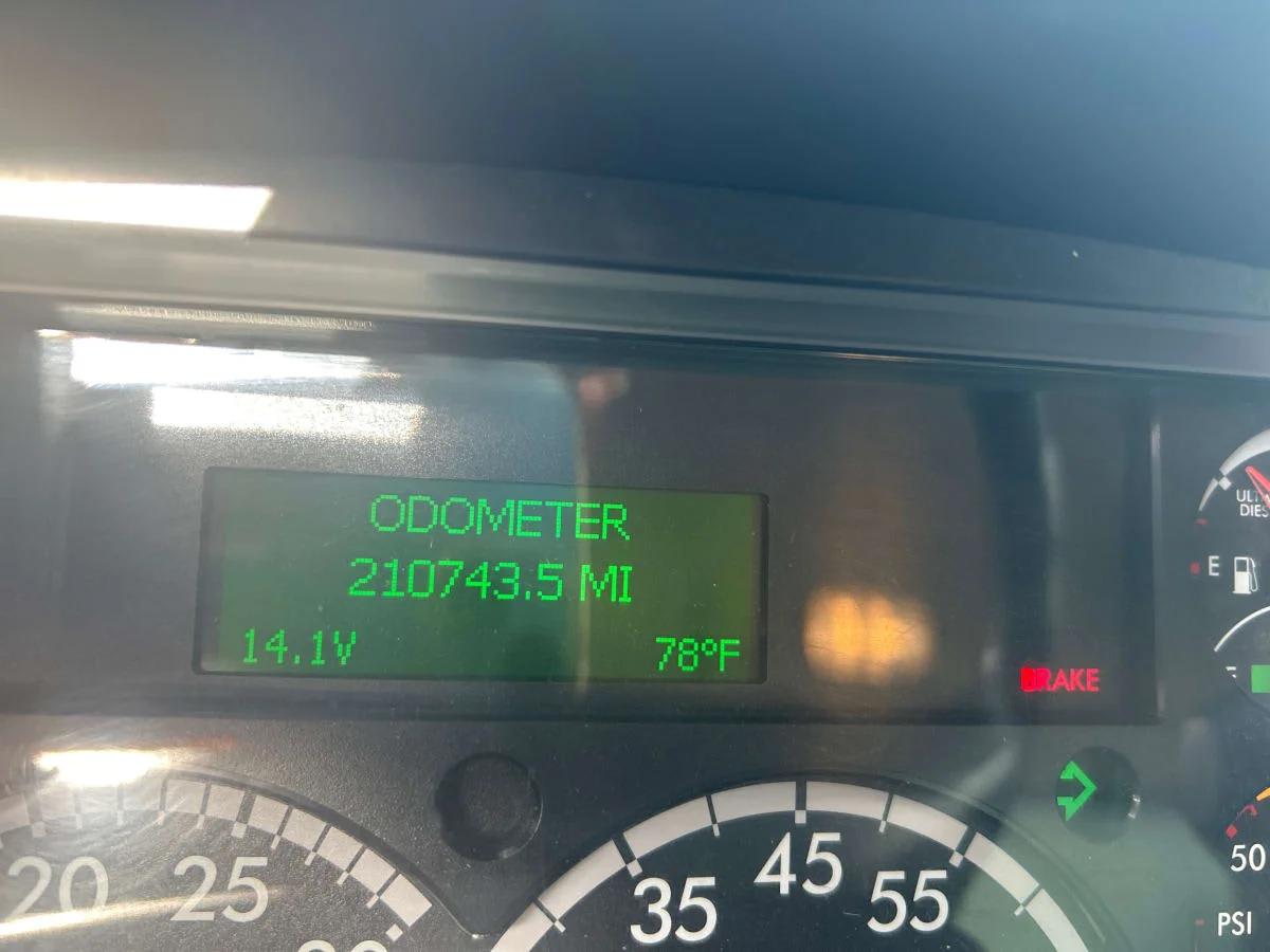 2020 Freightliner M2 106 in Pomona, CA — photo 10