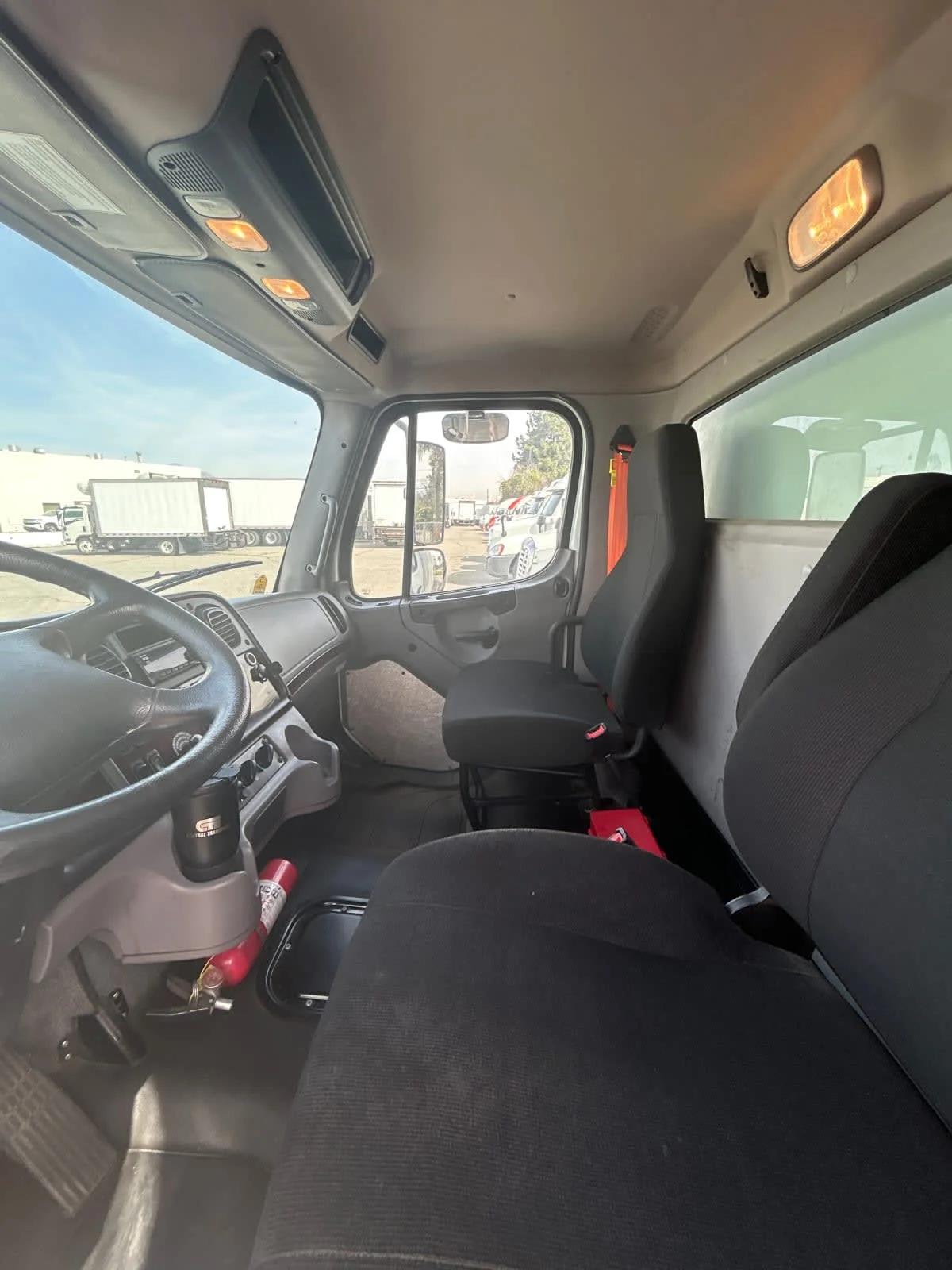 2020 Freightliner M2 106 in Pomona, CA — photo 8