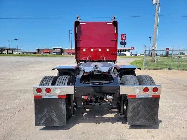 2022 Peterbilt 389 in Tulsa, OK — photo 10