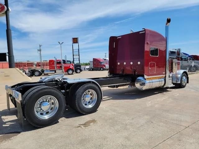 2022 Peterbilt 389 in Tulsa, OK — photo 6