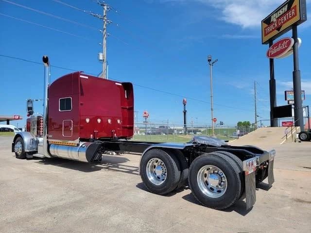 2022 Peterbilt 389 in Tulsa, OK — photo 9