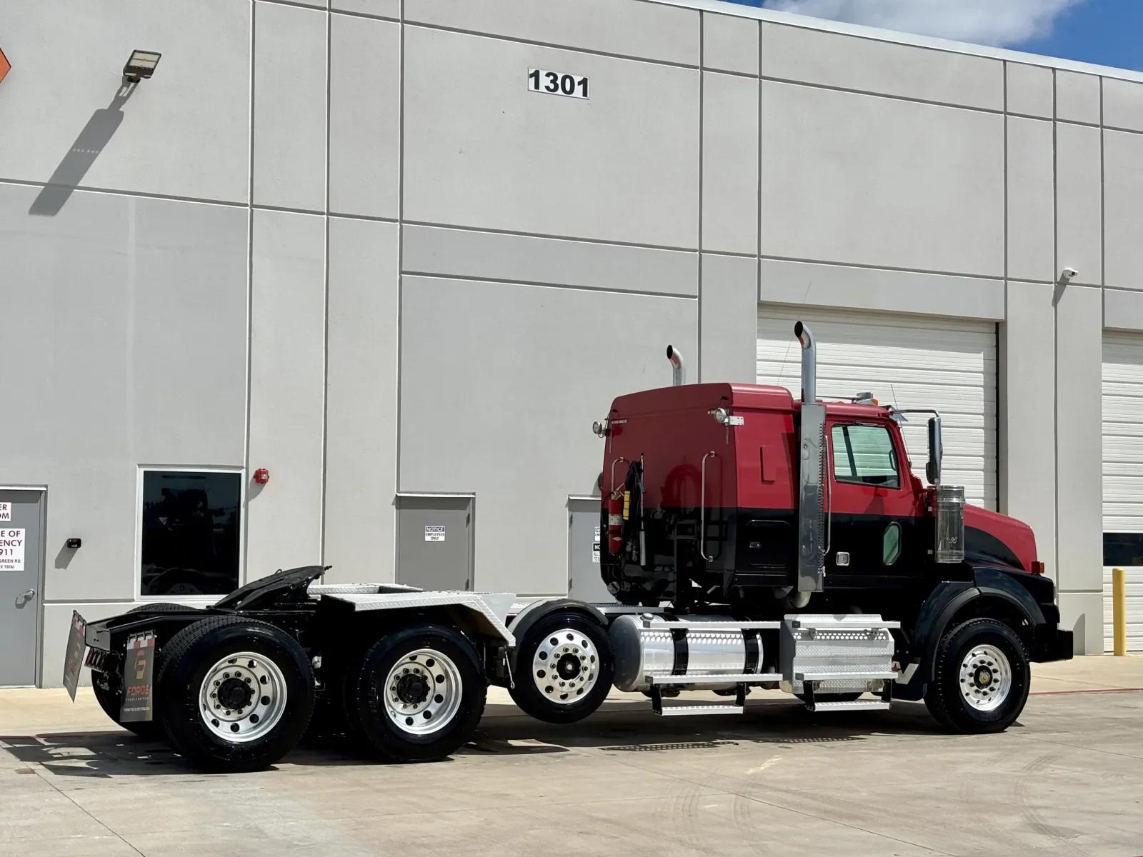 2015 Western Star 4900 in Hutchins, TX — photo 5