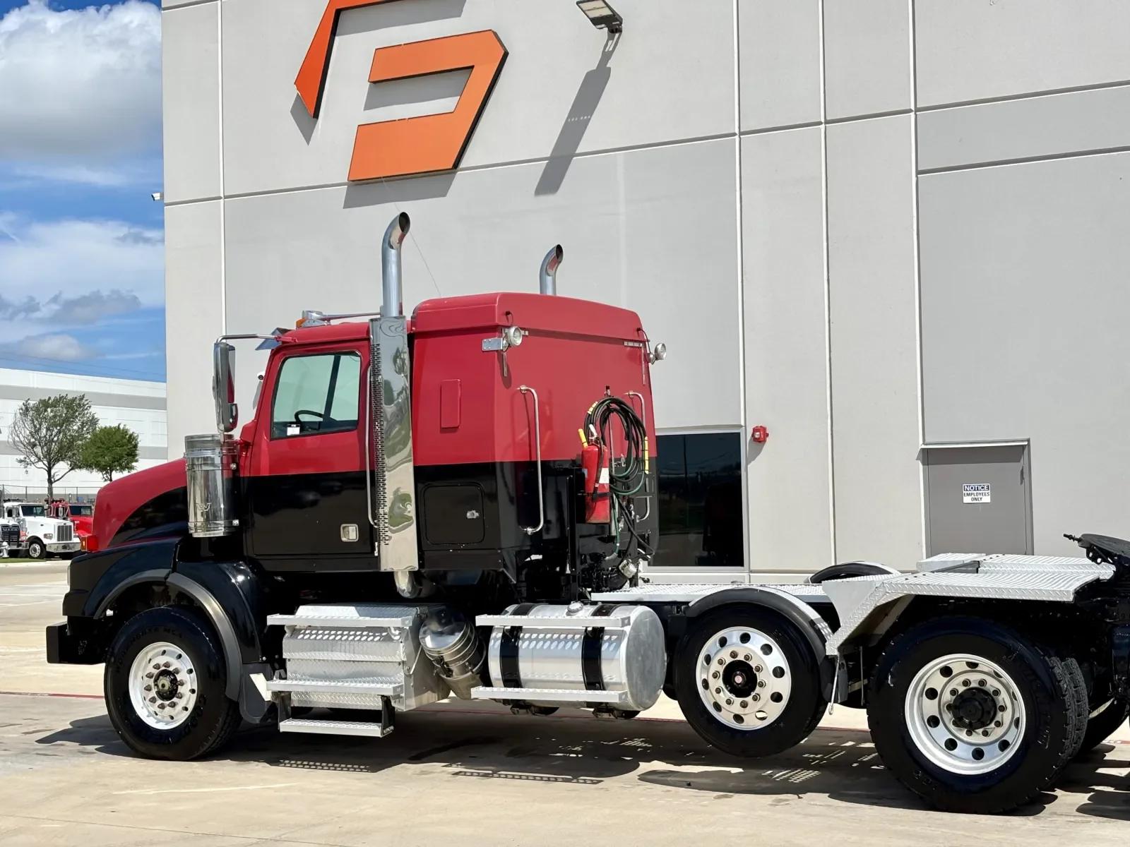 2015 Western Star 4900 in Hutchins, TX — photo 8