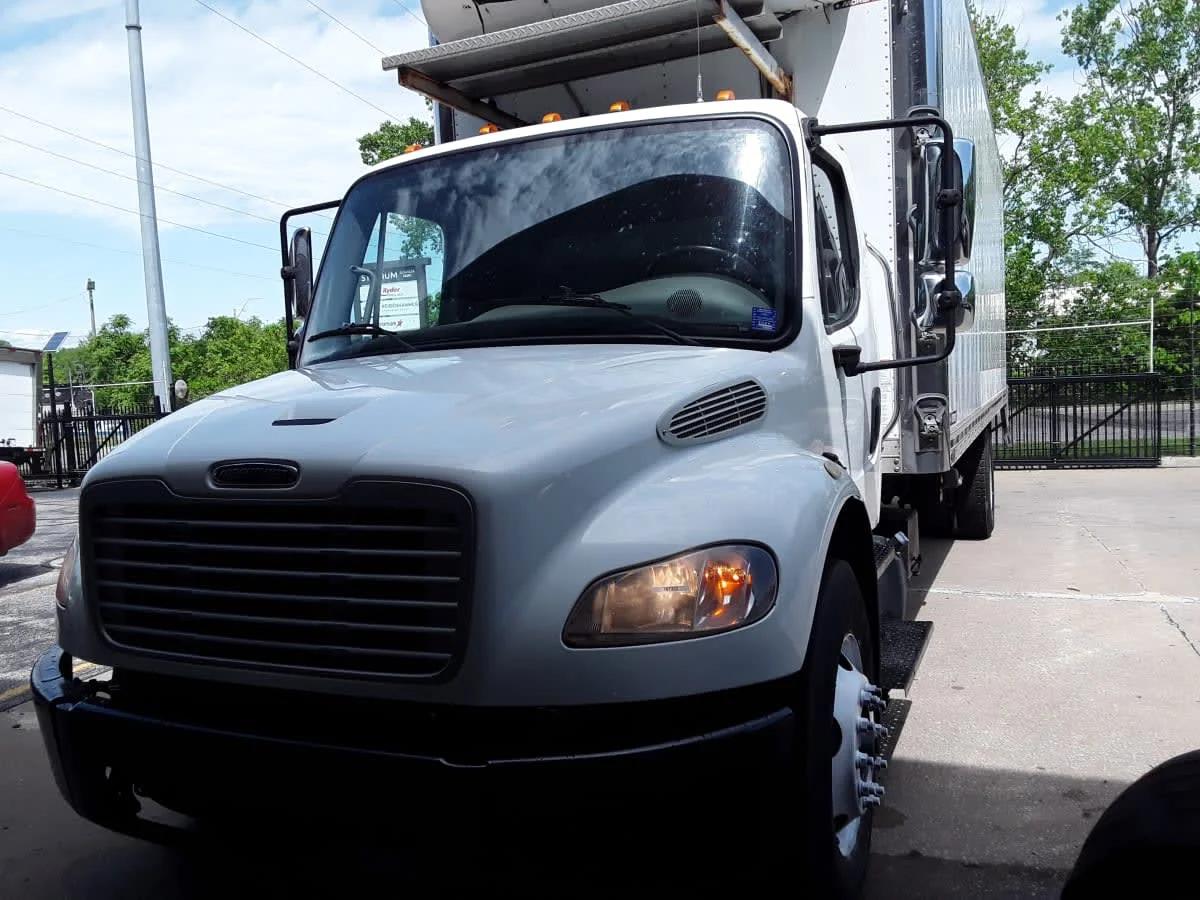 2018 Freightliner M2 106