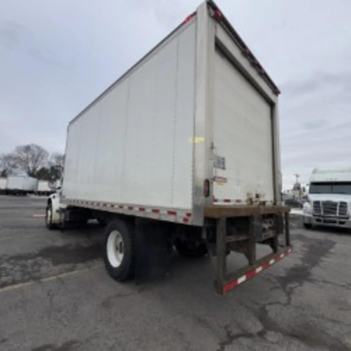 2018 Freightliner M2 106 in Syracuse, NY — photo 6
