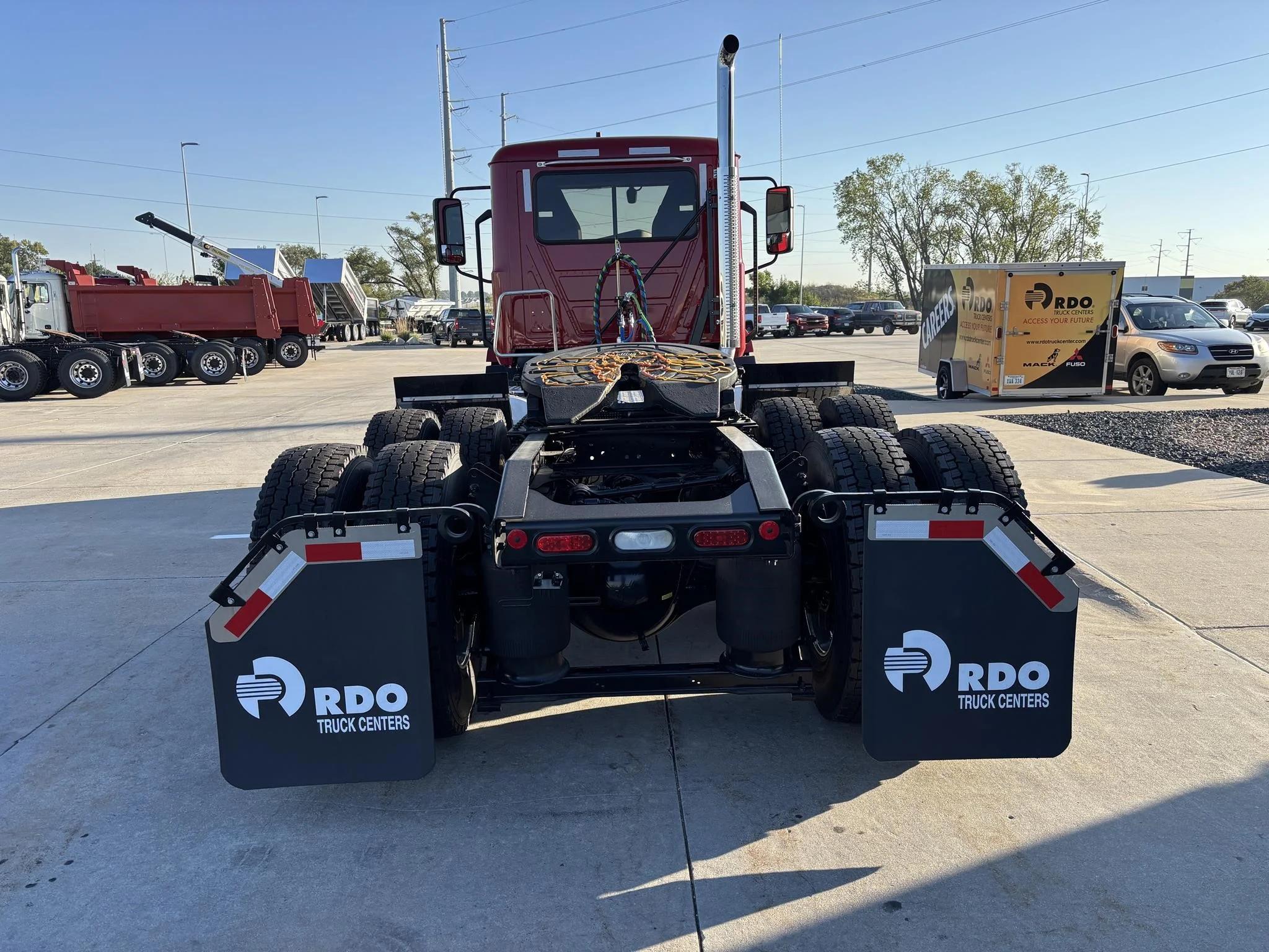 2026 Mack Anthem — photo 4