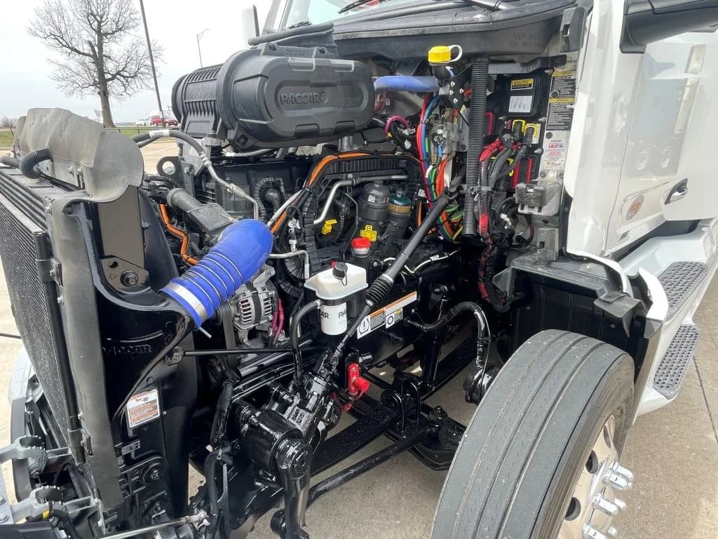 2025 Peterbilt 579 in Springfield, MO — photo 9