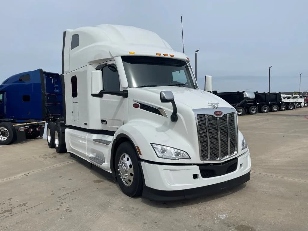 2025 Peterbilt 579 in Springfield, MO — photo 7