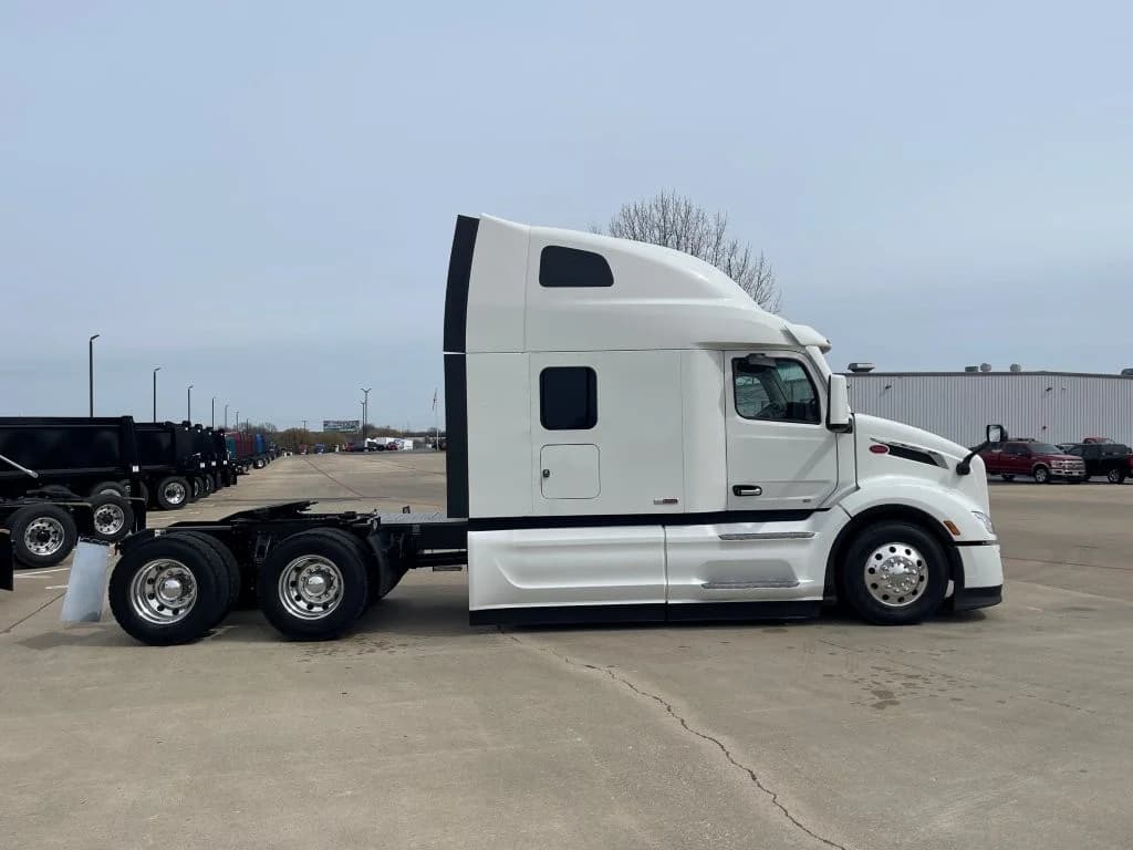 2025 Peterbilt 579 in Springfield, MO — photo 6