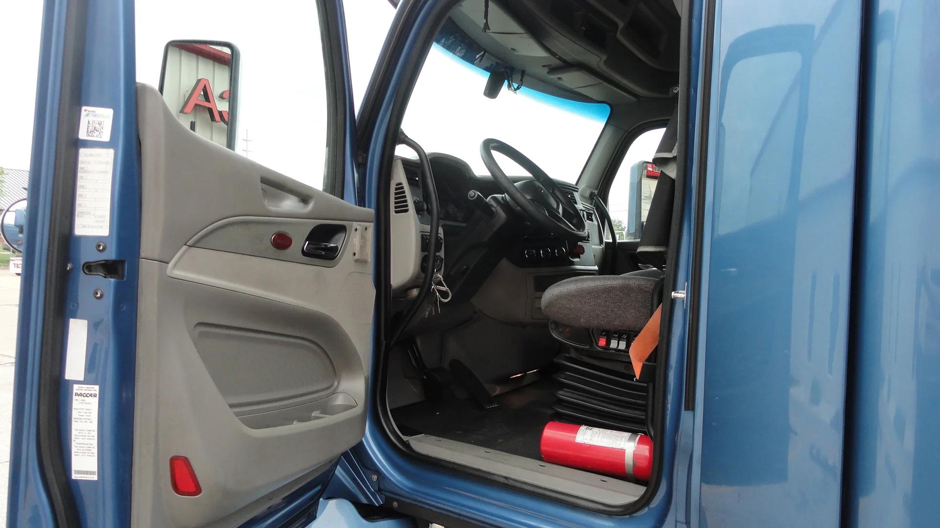 2020 Peterbilt 579 in O'Fallon, MO — photo 5