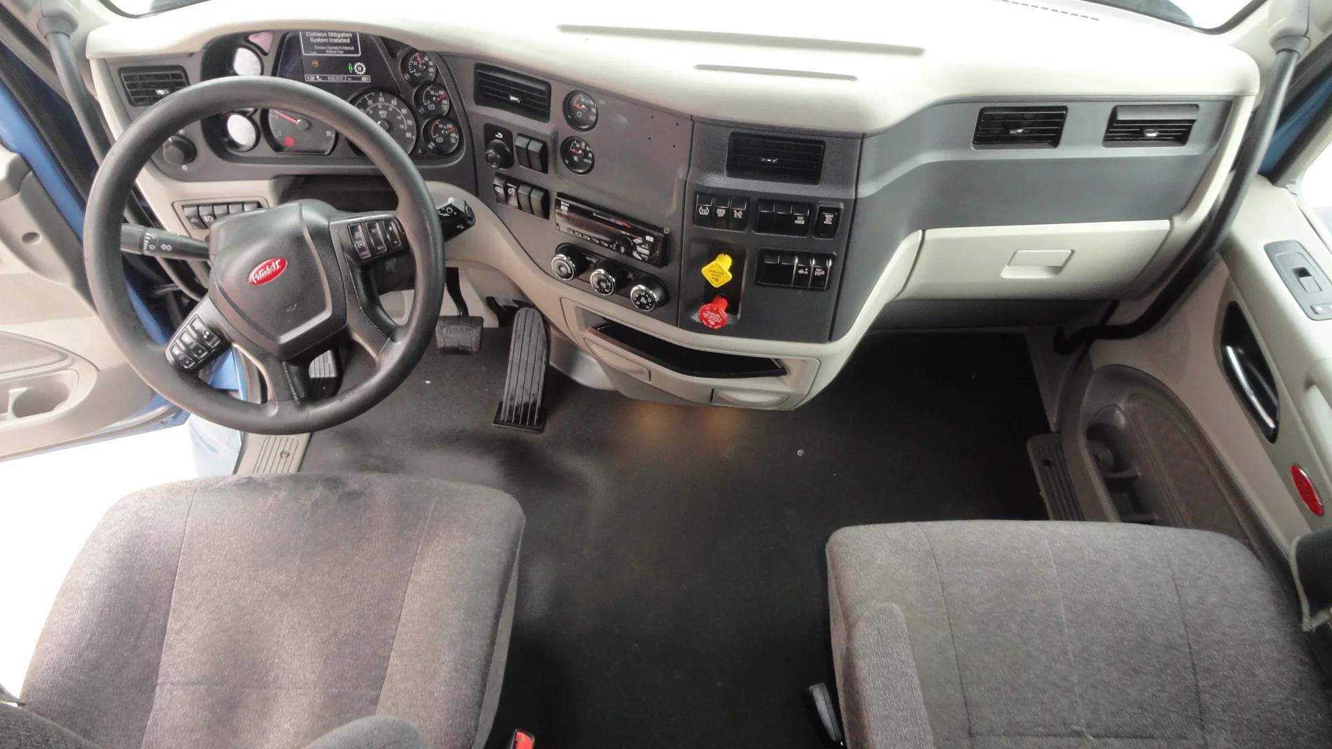 2020 Peterbilt 579 in O'Fallon, MO — photo 6