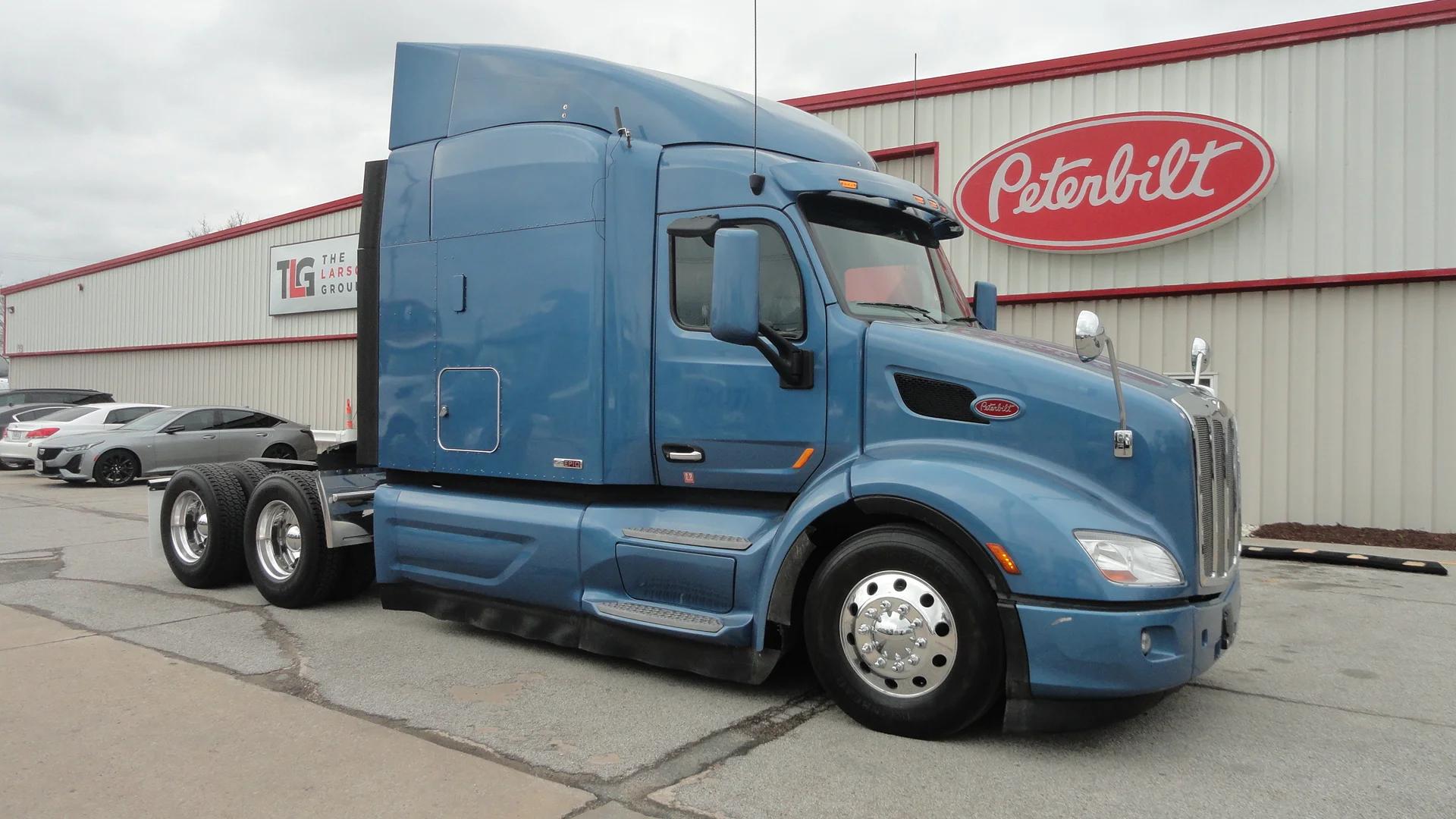 2020 Peterbilt 579 in O'Fallon, MO — photo 2