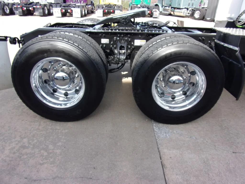 2023 Peterbilt 579 in Fort Smith, AR — photo 4