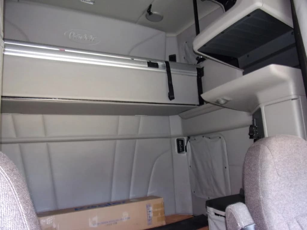 2023 Peterbilt 579 in Fort Smith, AR — photo 16