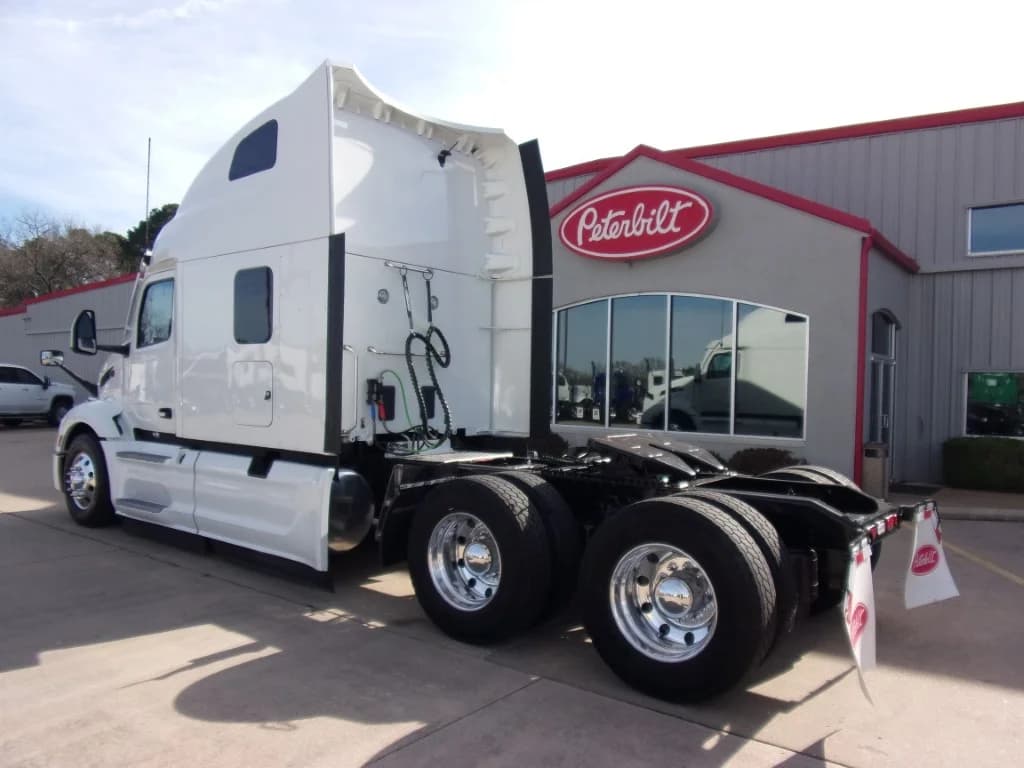 2023 Peterbilt 579 in Fort Smith, AR — photo 8