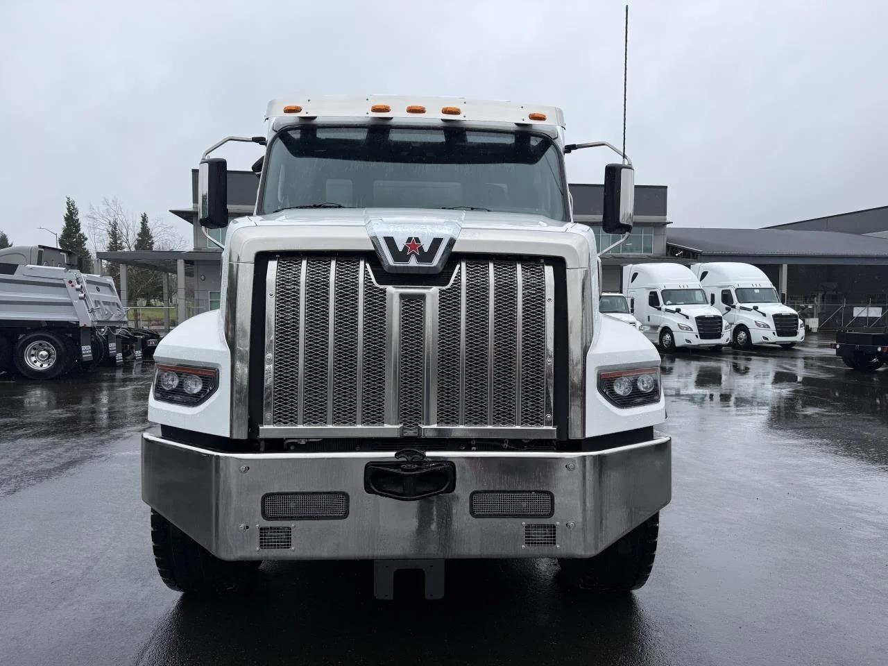 2025 Western Star 49X in Ridgefield, WA — photo 2
