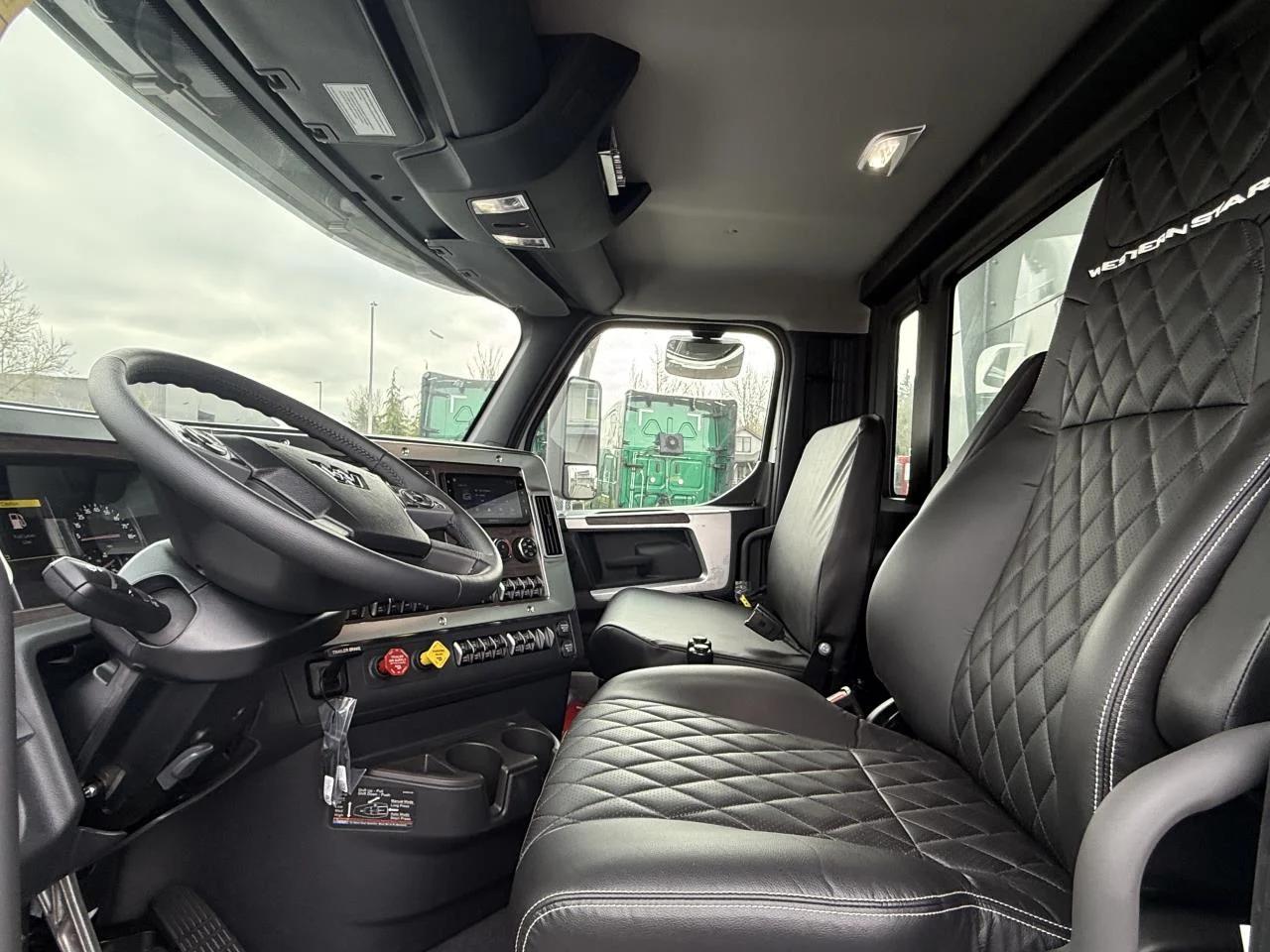 2025 Western Star 49X in Ridgefield, WA — photo 9