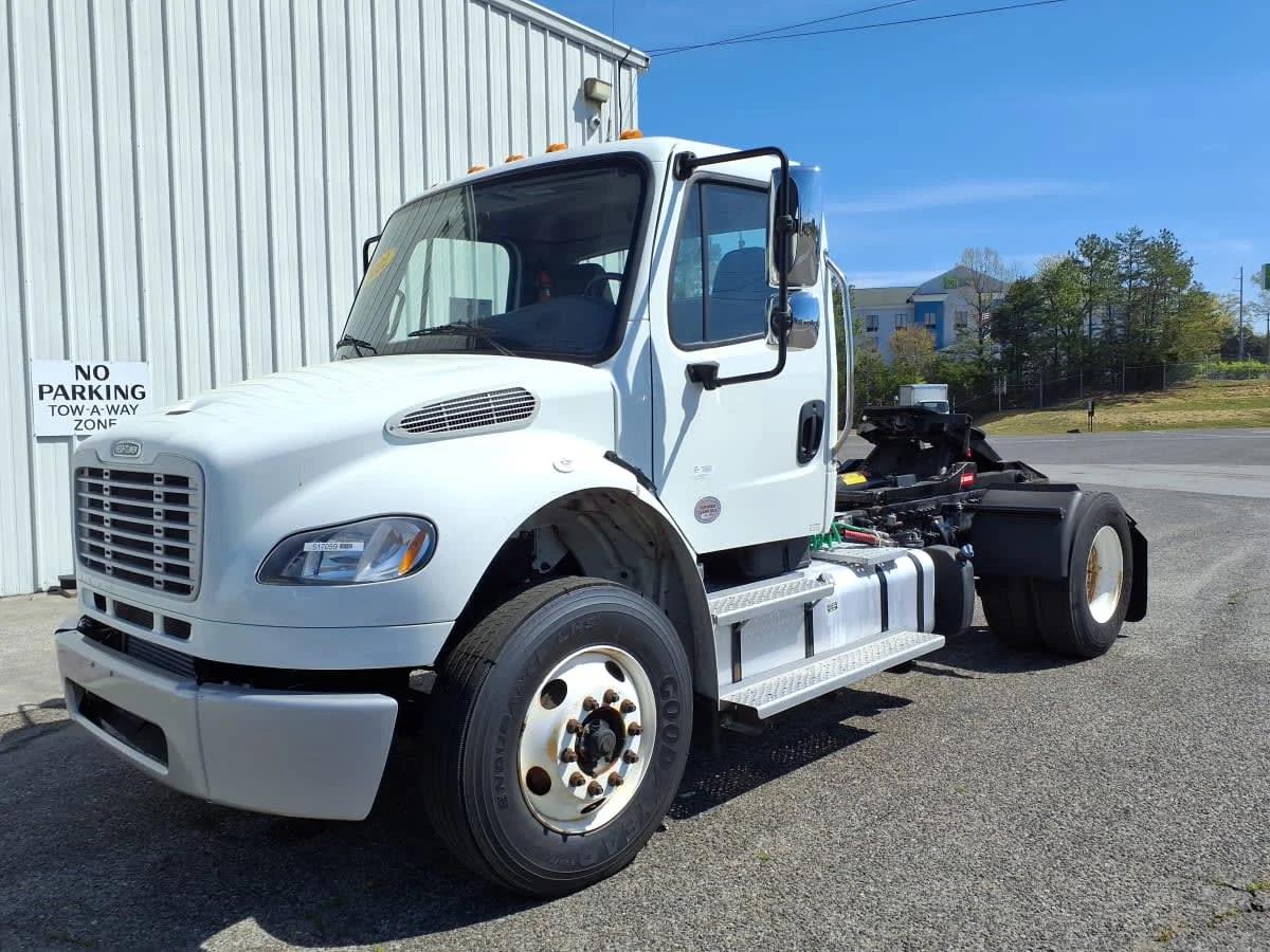 2022 Freightliner M2 106