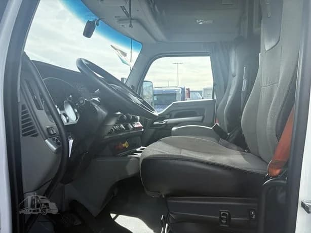 2021 Kenworth T680 in Salt Lake City, UT — photo 10
