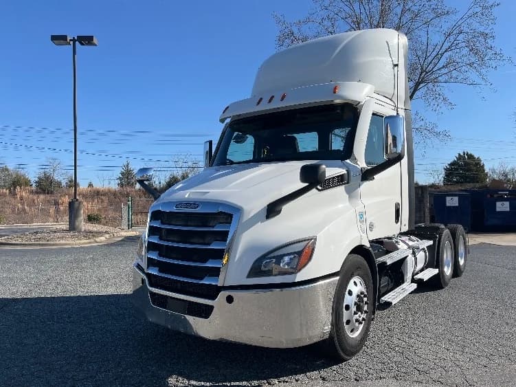 2021 Freightliner Cascadia in West Columbia, SC — photo 3
