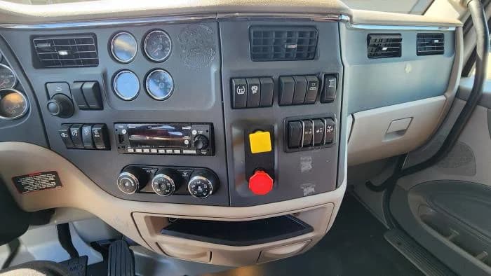 2022 Peterbilt 579 in Jacksonville, FL — photo 21