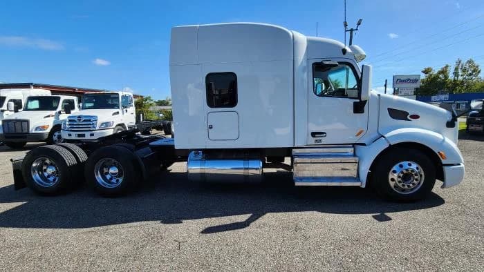 2022 Peterbilt 579 in Jacksonville, FL — photo 7