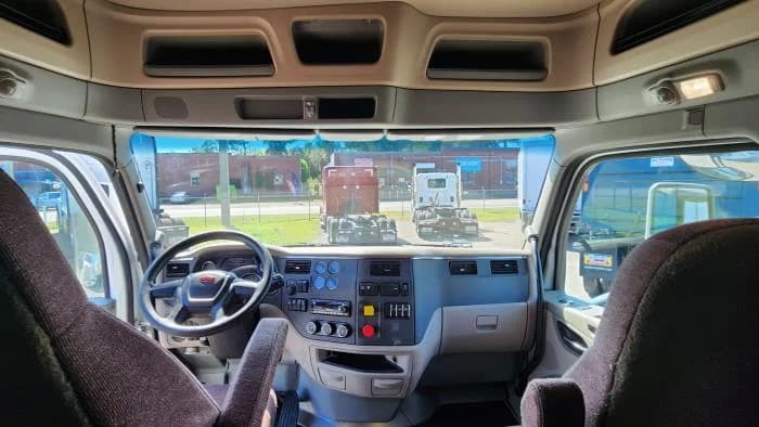 2022 Peterbilt 579 in Jacksonville, FL — photo 19