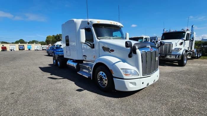 2022 Peterbilt 579 in Jacksonville, FL — photo 8