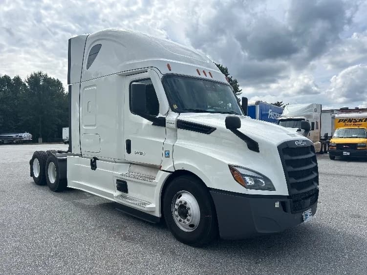 2021 Freightliner Cascadia in Greensboro, NC