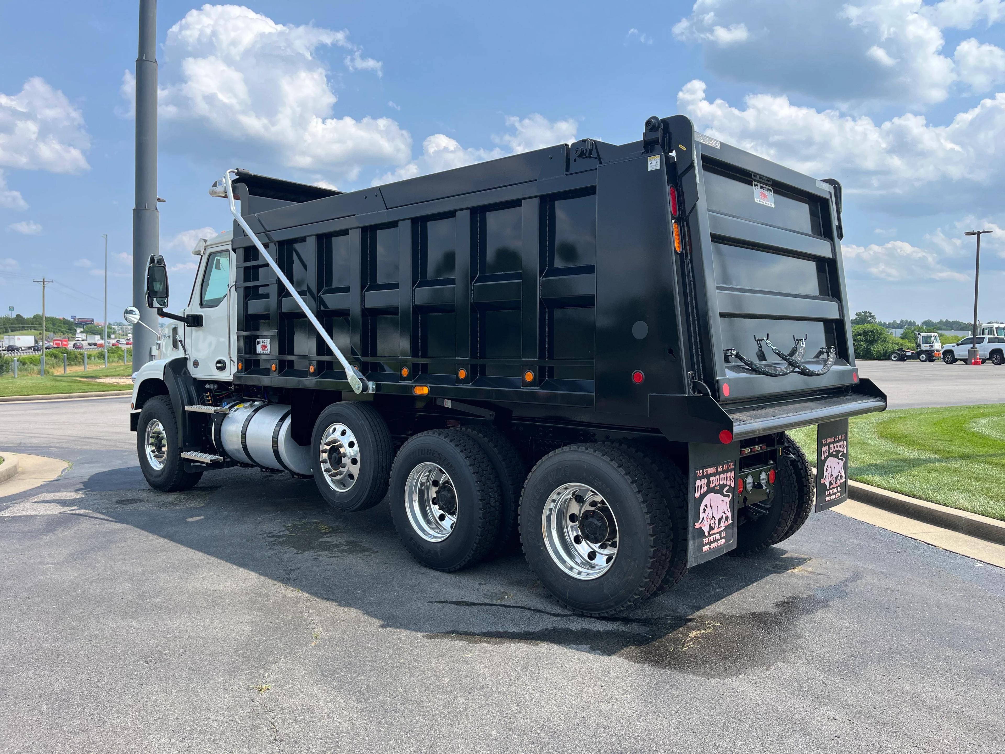 2024 Autocar DC-64 in LA VERGNE, TN — photo 4