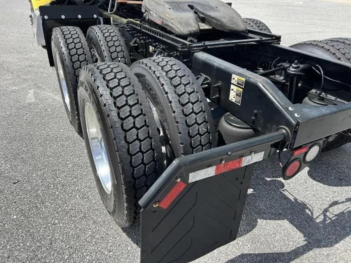 2021 Peterbilt 579 in Orlando, FL — photo 6
