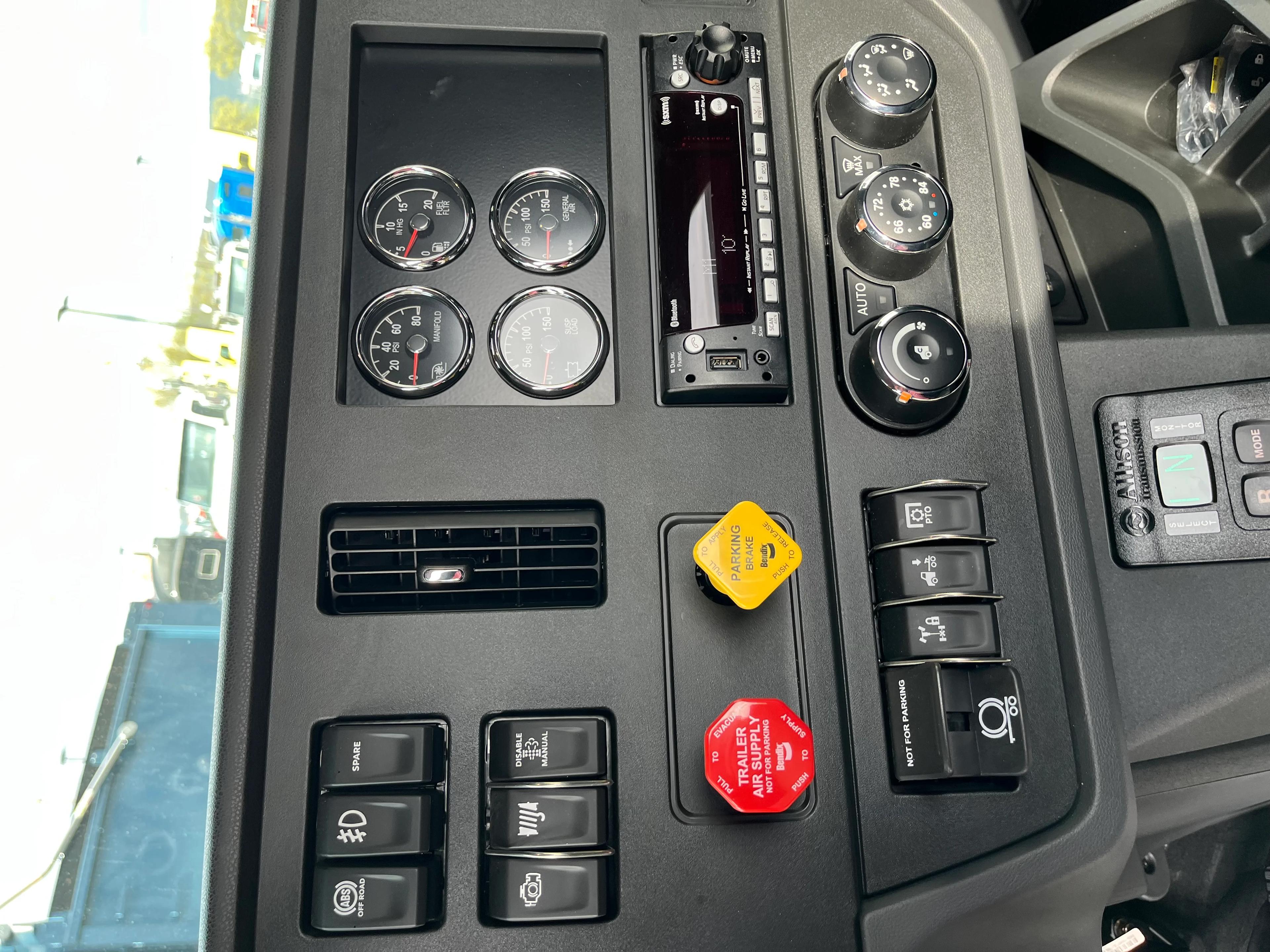 2025 Peterbilt 537 in SCRANTON, PA — photo 12