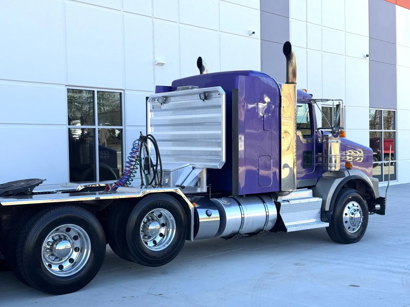 2014 Kenworth T800 in Greer, SC — photo 2