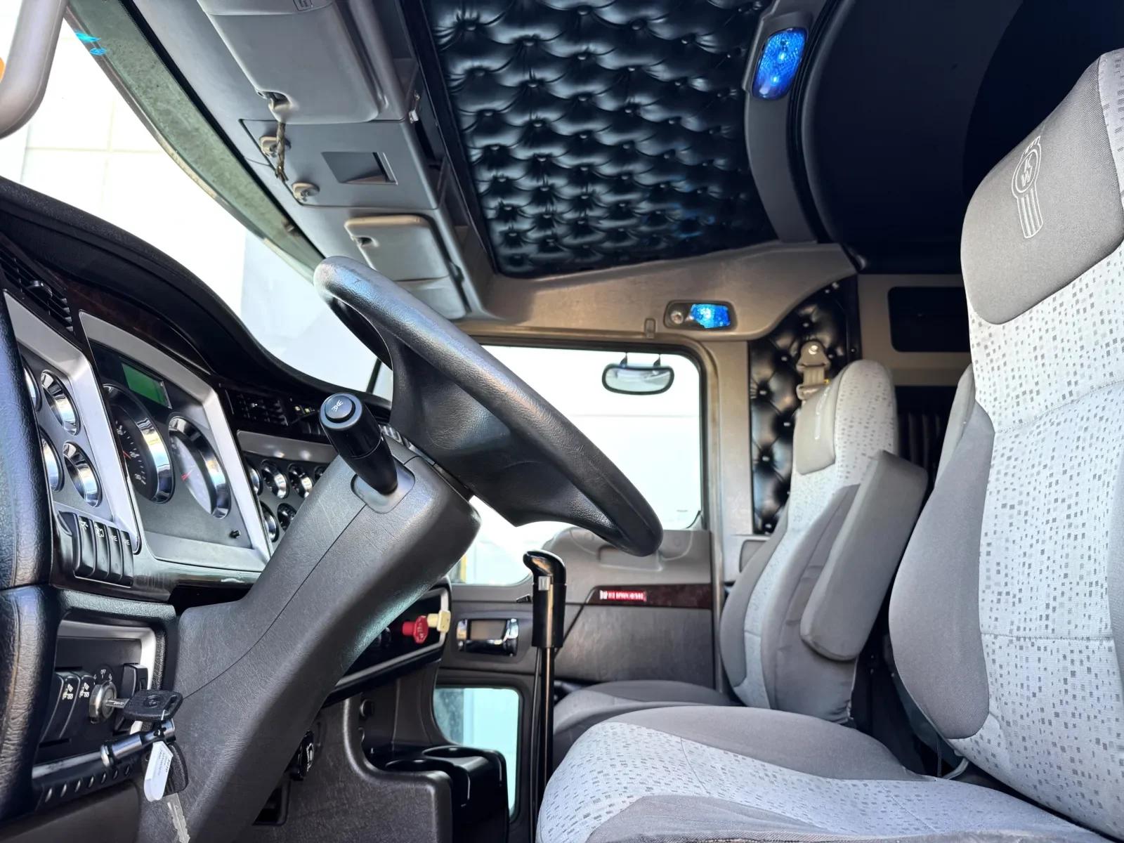 2014 Kenworth T800 in Greer, SC — photo 13