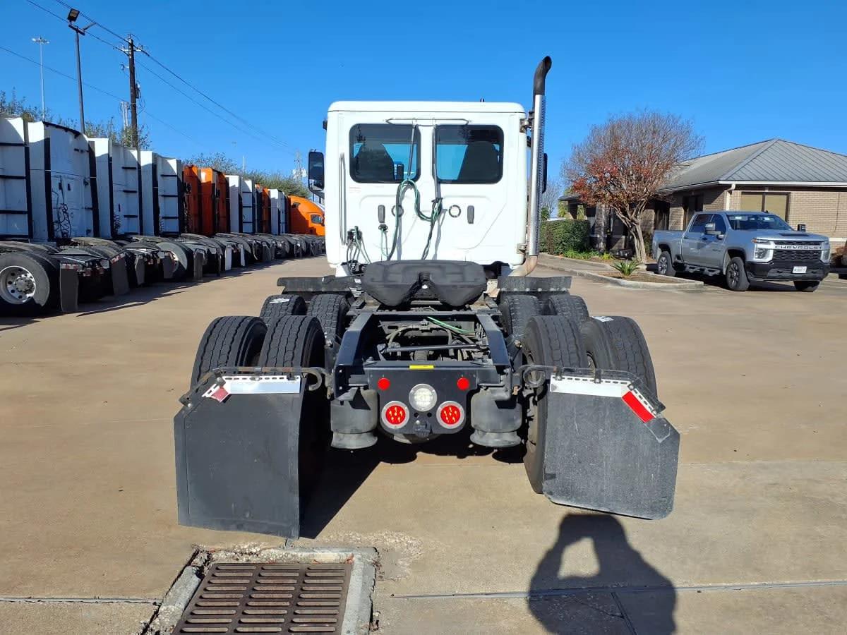2020 Freightliner Cascadia in Houston, TX — photo 5