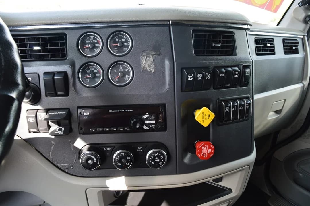 2019 Peterbilt 579 in SAN ANTONIO, TX — photo 11