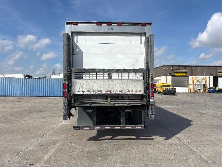 2019 Freightliner M2 106 in Houston, TX — photo 7