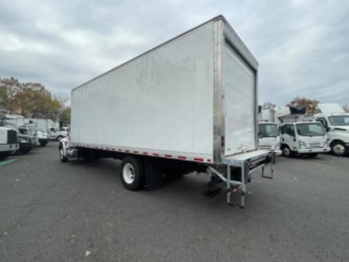 2019 International 4300 in Newark, NJ — photo 4