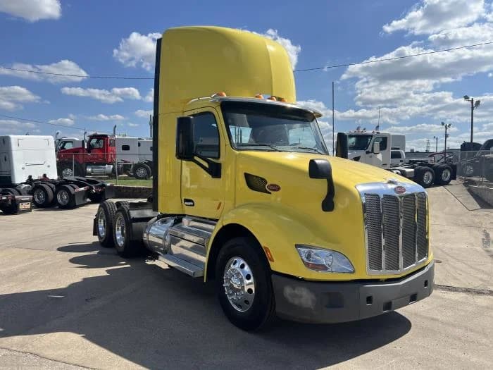 2021 Peterbilt 579 in Dallas, TX — photo 5