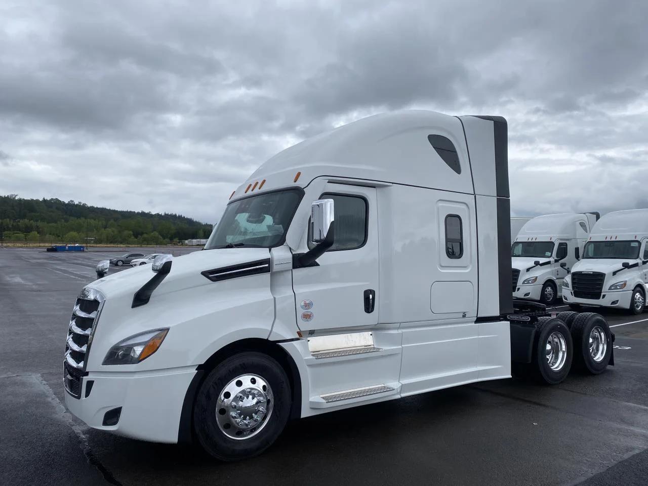 2027 Freightliner Cascadia in Albany, OR — photo 3