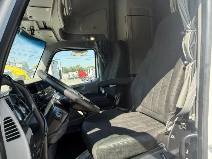 2022 Peterbilt 579 in Dallas, TX — photo 13