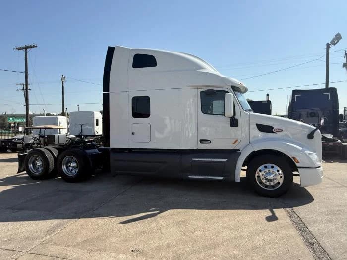 2022 Peterbilt 579 in Dallas, TX — photo 22