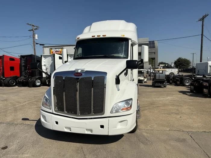 2022 Peterbilt 579 in Dallas, TX — photo 16
