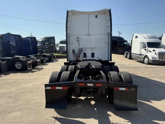 2022 Peterbilt 579 in Dallas, TX — photo 32
