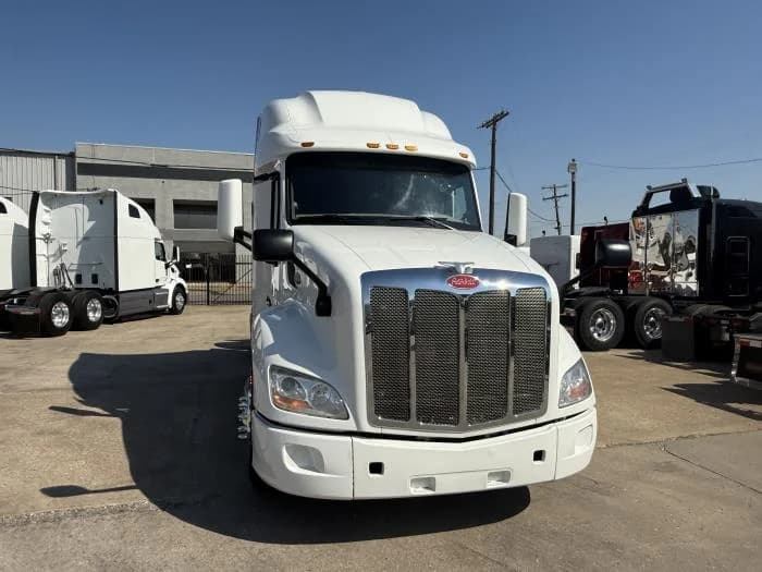 2022 Peterbilt 579 in Dallas, TX — photo 18