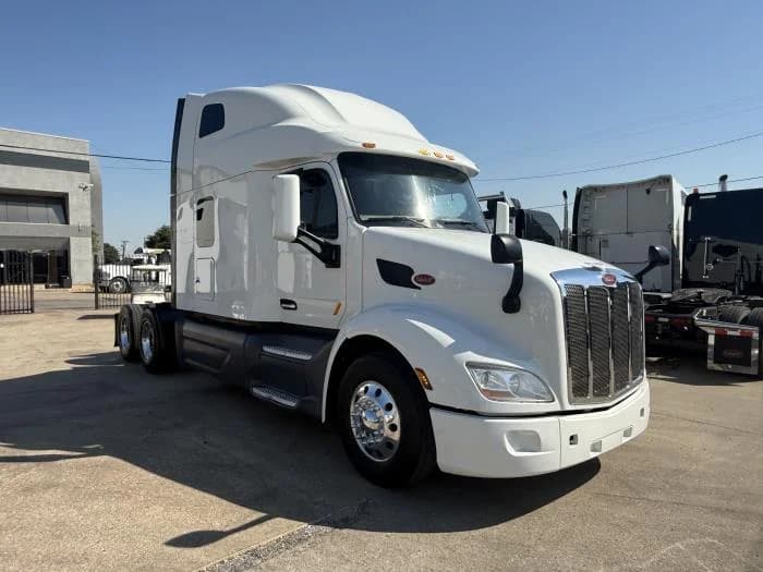 2022 Peterbilt 579 in Dallas, TX — photo 20